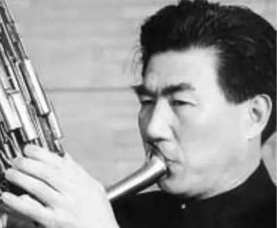 翁镇发
