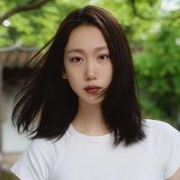 邹邹演员头像