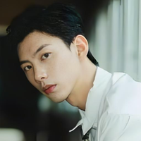 余梁龙演员头像