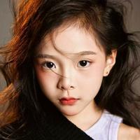 吴奕欣演员头像