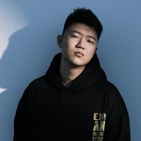 白鈜文演员头像