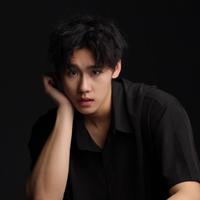 严佳  炜演员头像