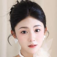 黄新雅演员头像
