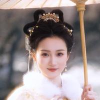 何依蔓演员头像