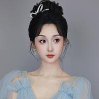 新月演员头像