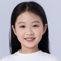 四月演员头像