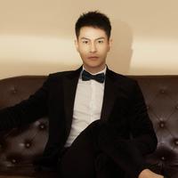 屈  浩明演员头像
