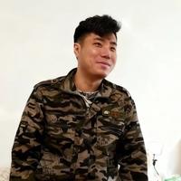 磊少演员头像