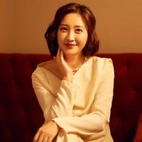 卢丽娜演员头像