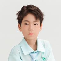 李昱初演员头像