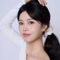 刘芷晚演员头像