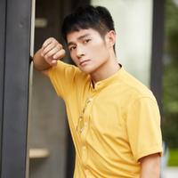 黄益龙演员头 像