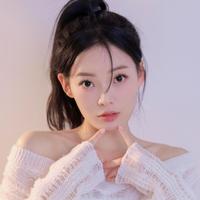 秦露露演员头  像
